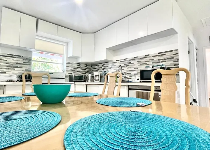 Cozy Home In Charming Dania Beach