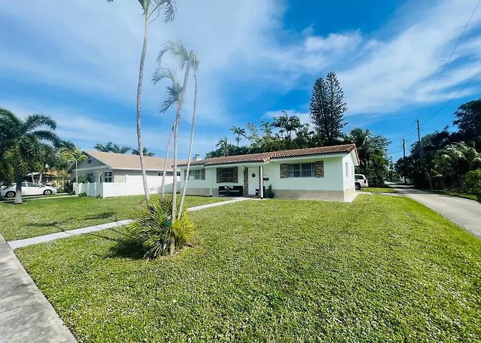 Cozy Home In Charming Dania Beach