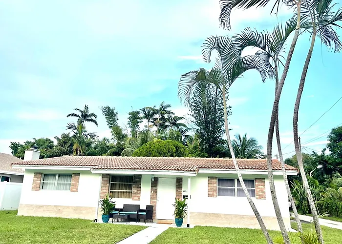 Cozy Home In Charming Dania Beach